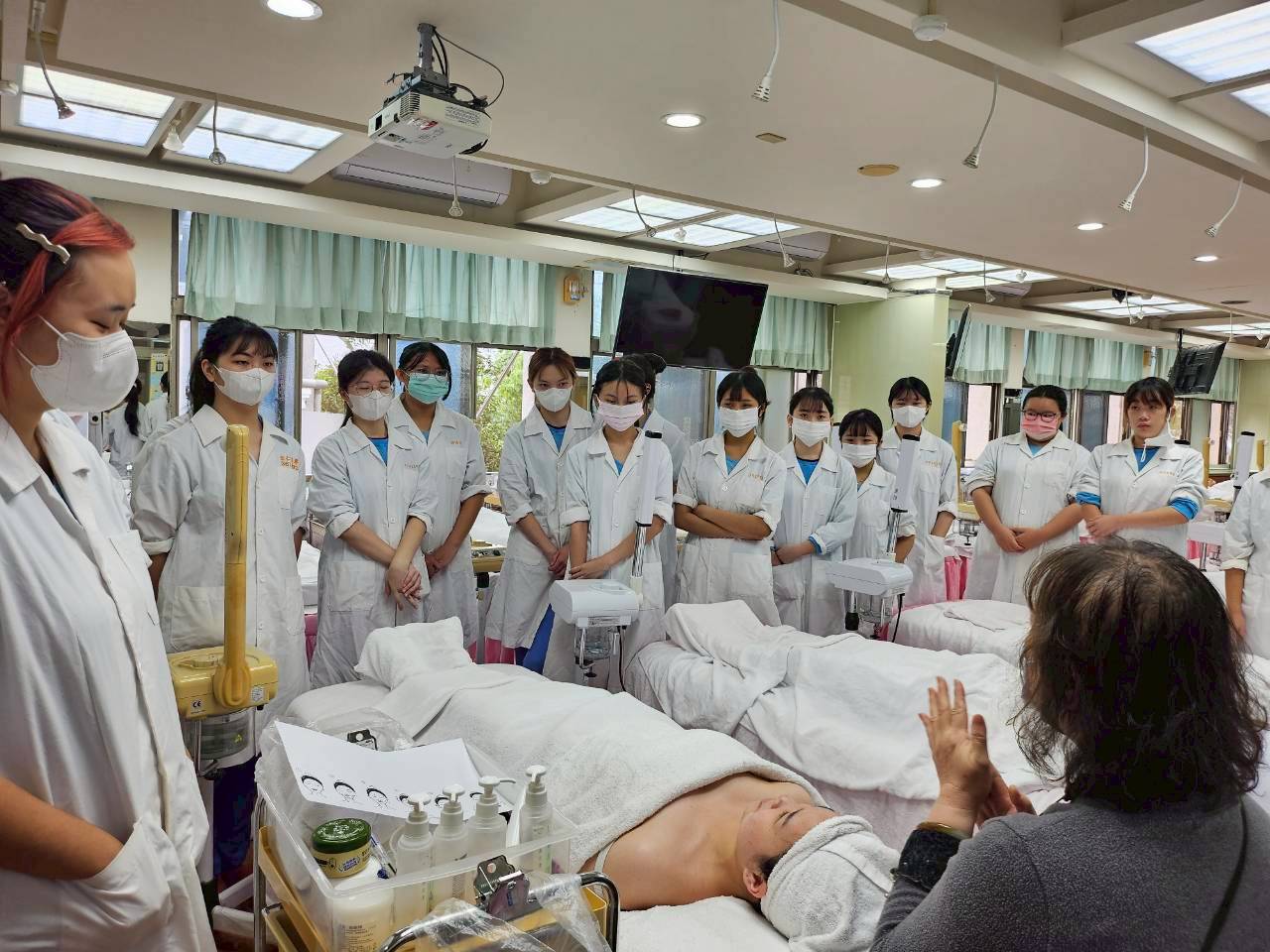 114年美膚技術實作II業師協同教學